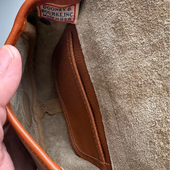 Vintage Dooney and Bourke Awl Taupe Leather Big Duck Crossbody Bag - Picture 14 of 16